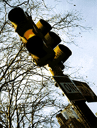 stoplight displaying amber